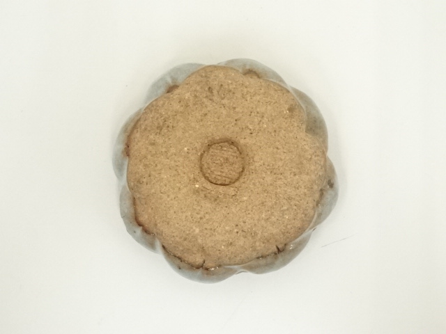  萩焼　大華山　納富鳥雲造　松毬香合（共箱）